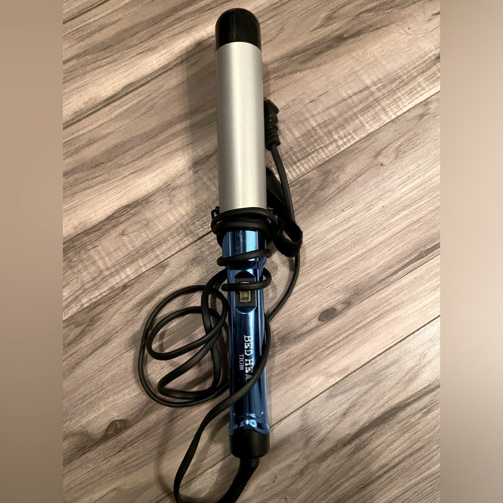 Never used 1in Bed Head curling iron